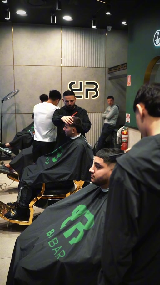 A barber at work in BroBar